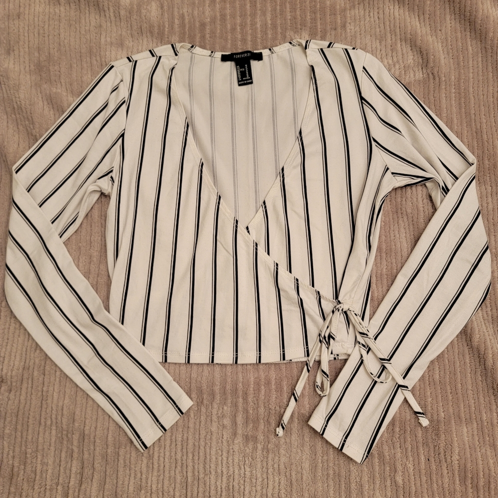 Forever 21 || black and white striped wrap top